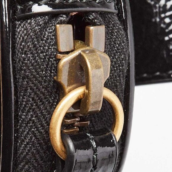 Gucci Black Patent Leather Rubber Game Patch Logo Belt Bag Size 85/34 - Picture 5 of 10